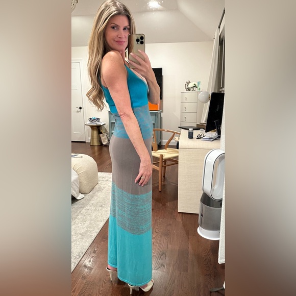 Dress - Picture 2 of 3